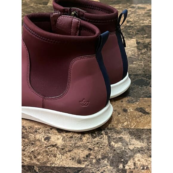 Spenco Women's Paddock Ankle Boot in burgundy neoprene - Picture 2 of 8